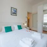 아파트 Moscova Dream - Bright And Quiet 5th Floor