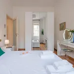 Moscova Dream - Bright And Quiet 5th Floor 밀라노